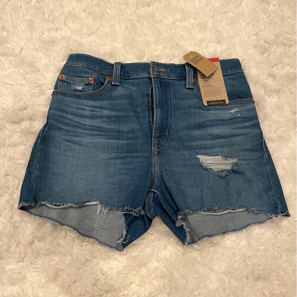 Levi’s High Waisted Shorts NWT